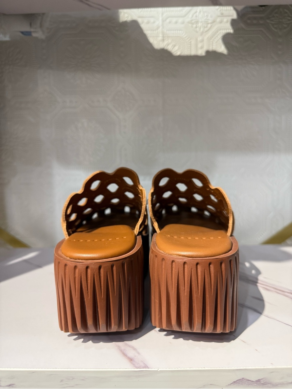 4ccccees -Plia Wave Women’s Tan Platform Clogs - Picture 3 of 7